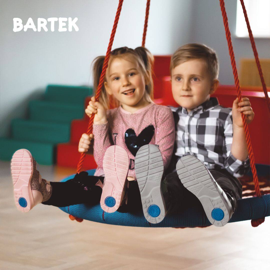 Źle dobrane buty dla dziecka, a wysklepienie i koślawość stópek | Bartek